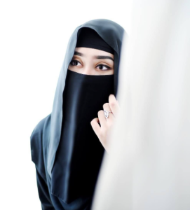 wanita harus berjilbab